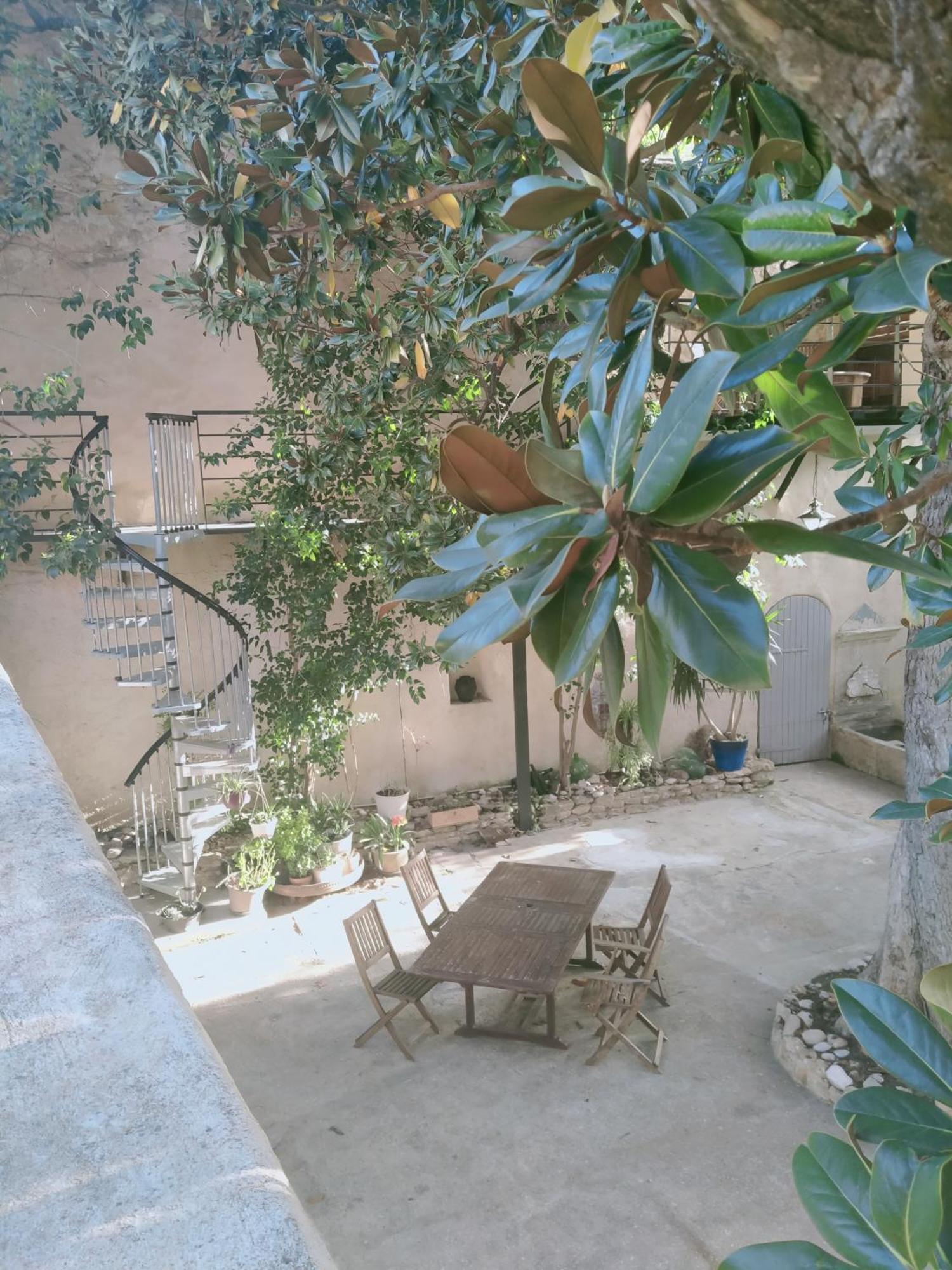 D'hotes L'atrium Tempat Tidur & Sarapan